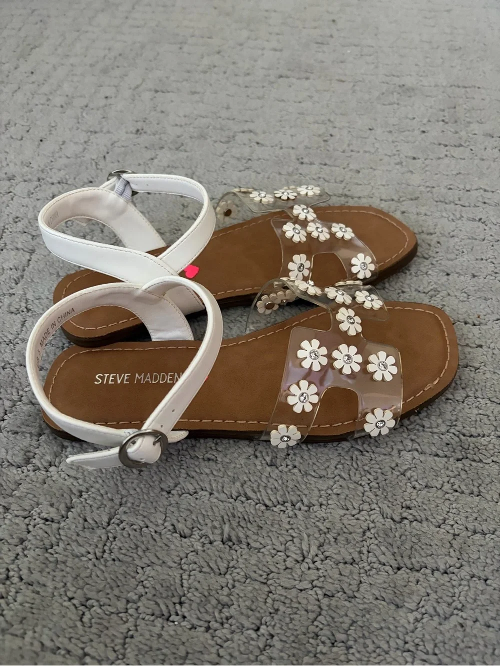 Steve Madden White Kids Sandals with white daisy accents